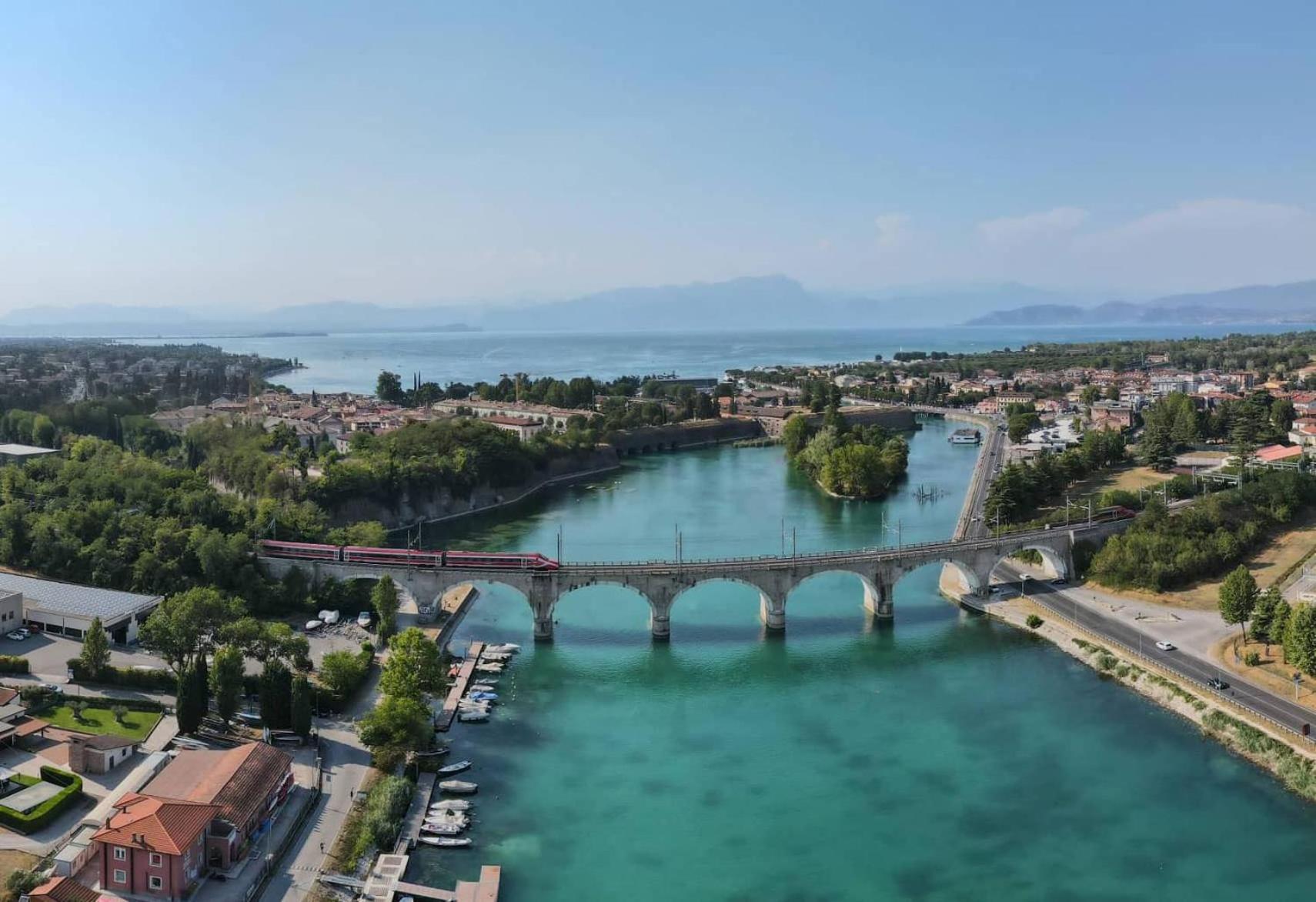 Aurora Aparthotel Peschiera del Garda Dış mekan fotoğraf