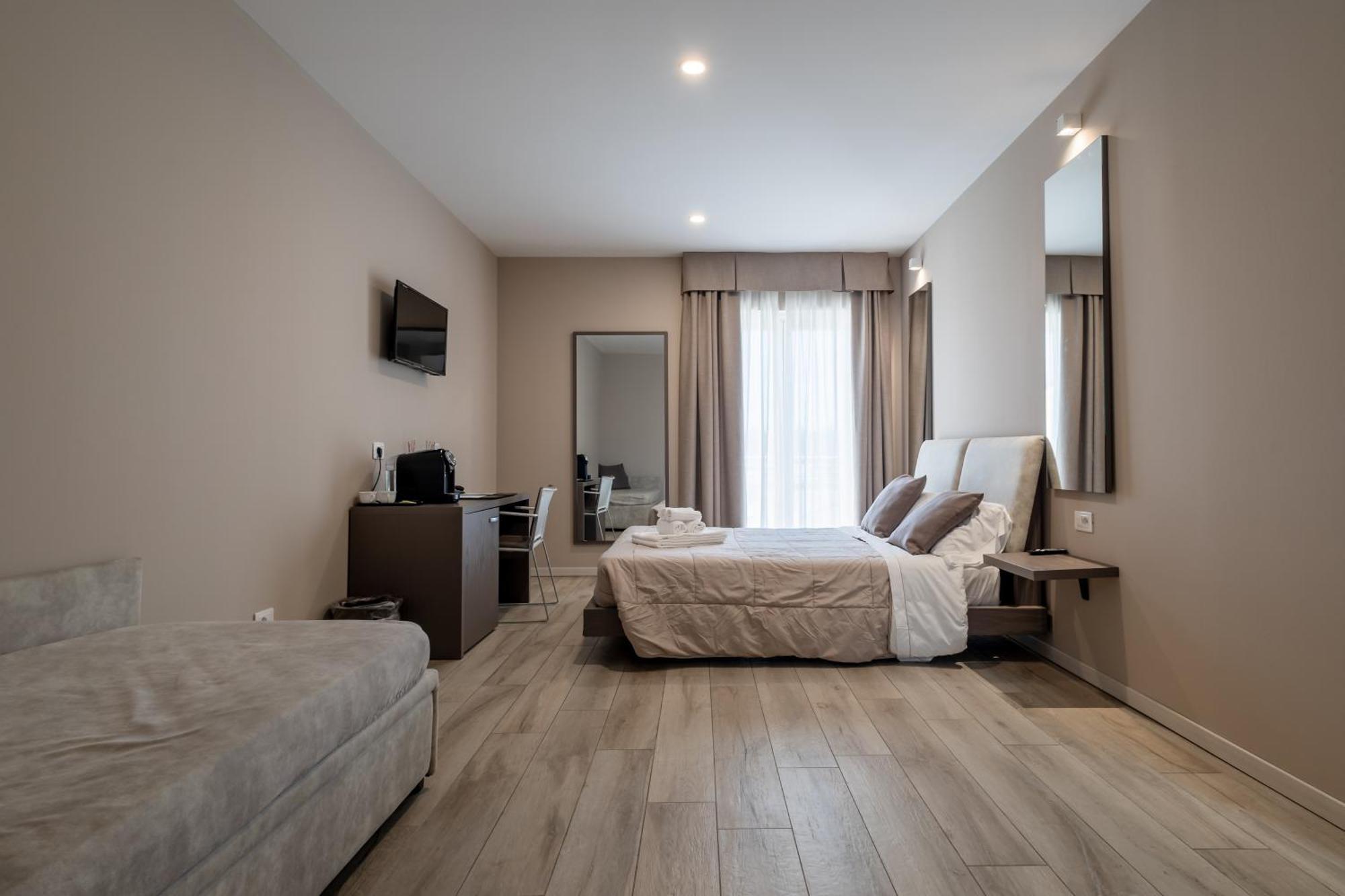 Aurora Aparthotel Peschiera del Garda Dış mekan fotoğraf
