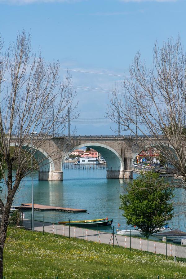 Aurora Aparthotel Peschiera del Garda Dış mekan fotoğraf